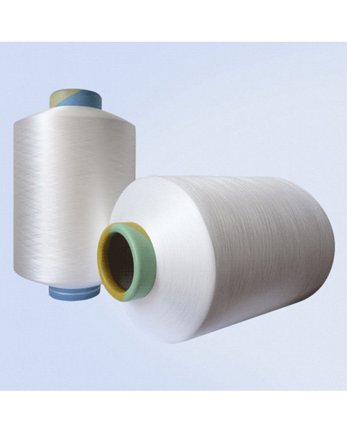 Como a qualidade do fio reciclado se compara ao fio virgem em termos de resistência, durabilidade e textura?